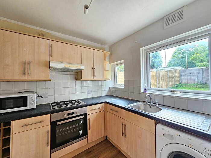 3 Bedroom Semi-Detached House To Rent In Aster Road, Southampton, SO16