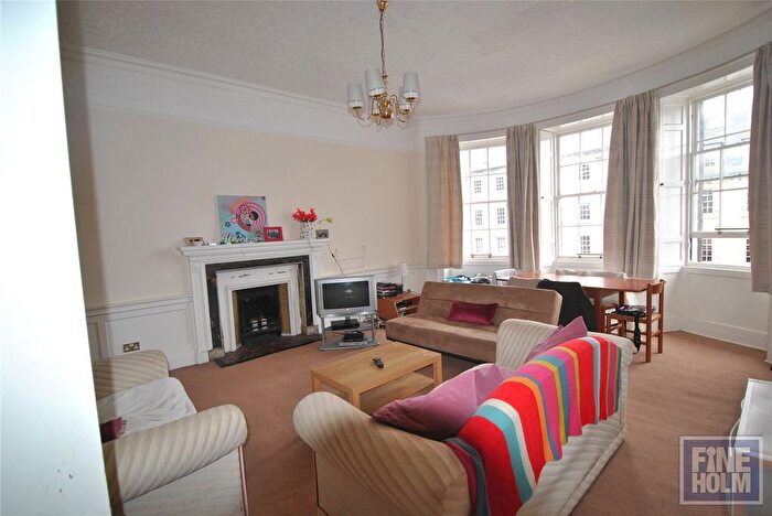 3 Bedroom Flat To Rent In () Hanover Street, Edinburgh, EH2