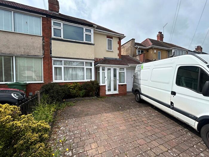 2 Bedroom Semi-Detached House To Rent In Lyttleton Avenue, Halesowen, West Midlands, B62