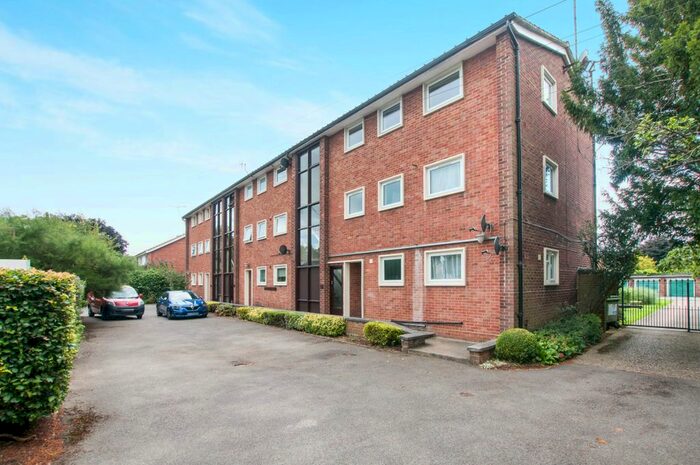 2 Bedroom Flat To Rent In Stratfield Court, Ray Park Avenue, Maidenhead, SL6