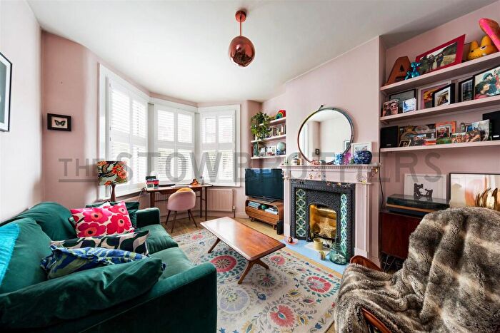 1 Bedroom Apartment To Rent In Morieux Road, Walthamstow, E10