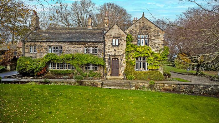 6 Bedroom Detached House For Sale In Oldfield Nook, Scholes, BD19