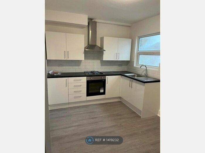 Studio To Rent In Plashet Road, London, E13