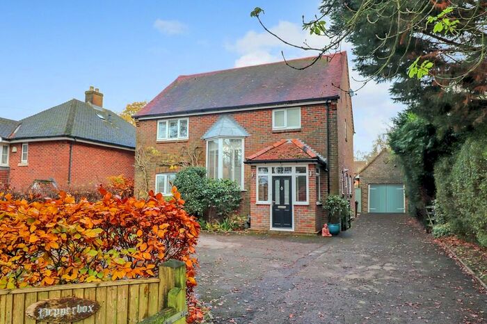 4 Bedroom Detached House For Sale In Winchester Road, Bishops Waltham, SO32