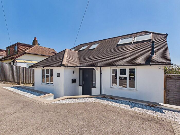 4 Bedroom Chalet To Rent In West Way, Worthing, BN13