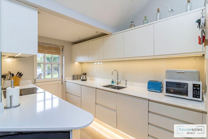 2 Bedroom End Of Terrace House For Sale In Keepers Cottage Hillfield, Dartmouth, TQ6