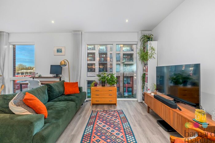 1 Bedroom Flat To Rent In Lismore Boulevard, London, NW9