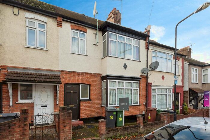3 Bedroom Terraced House To Rent In Clifford Road, Walthamstow, London, E17