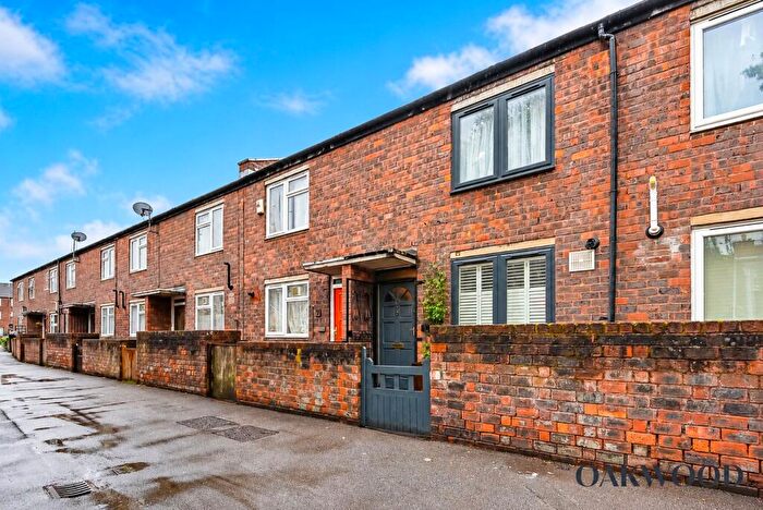 2 Bedroom House To Rent In Brett Close, Stoke Newington, N16