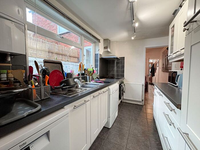 3 Bedroom Terraced House To Rent In Foxhill Road, Reading, RG1