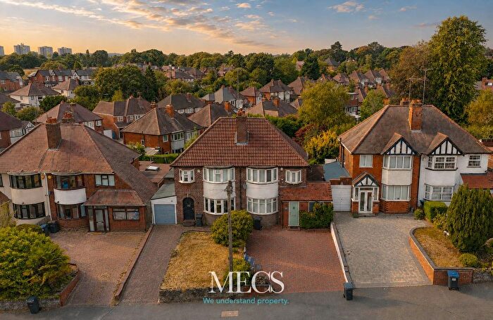 3 Bedroom Semi-Detached House For Sale In Fellows Lane, Birmingham, West Midlands, B17