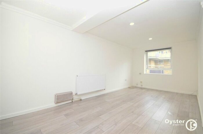 4 Bedroom Flat To Rent In High Road, London, N11