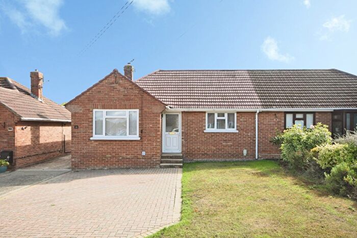 2 Bedroom Bungalow For Sale In Cornwall Gardens, Braintree, Essex, CM7