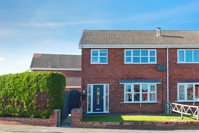 3 Bedroom Semi-detached House For Sale In Jasmine Way, Immingham, DN40