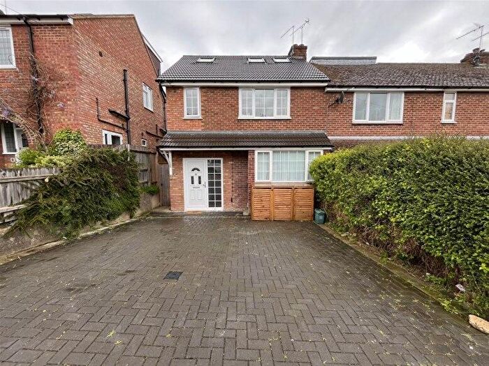 4 Bedroom House To Rent In Holly Walk, Harpenden, AL5