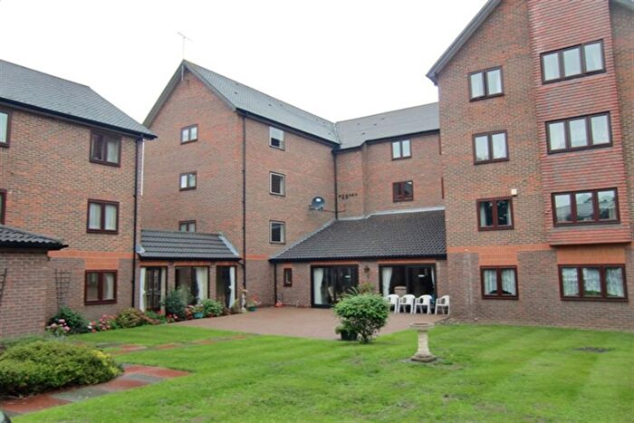 Studio To Rent In Autumn Lodge, South Croydon, CR2