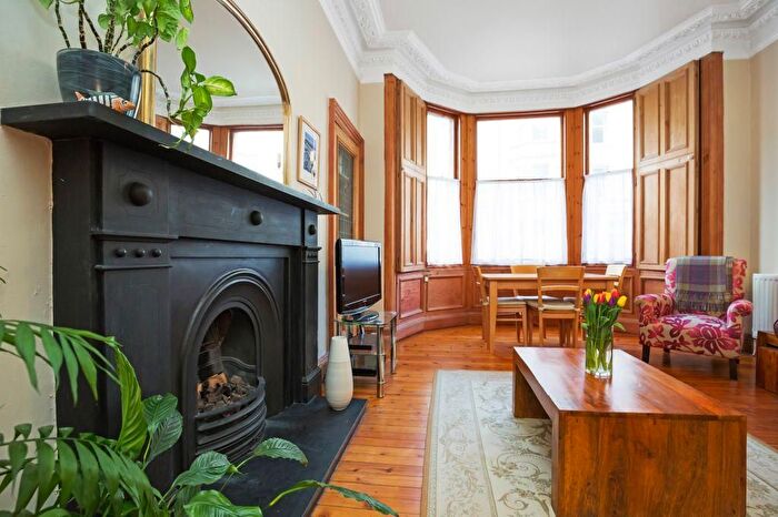 2 Bedroom Flat To Rent In Montpelier Park, Bruntsfield, Edinburgh, EH10