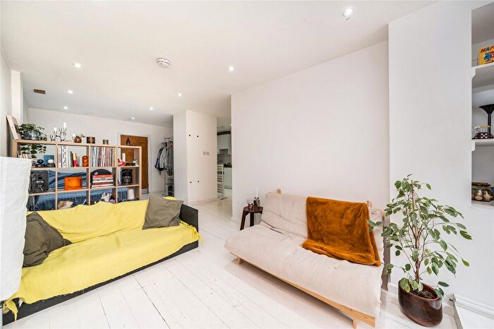 Studio For Sale In City View House, Bethnal Green Road, London, E2