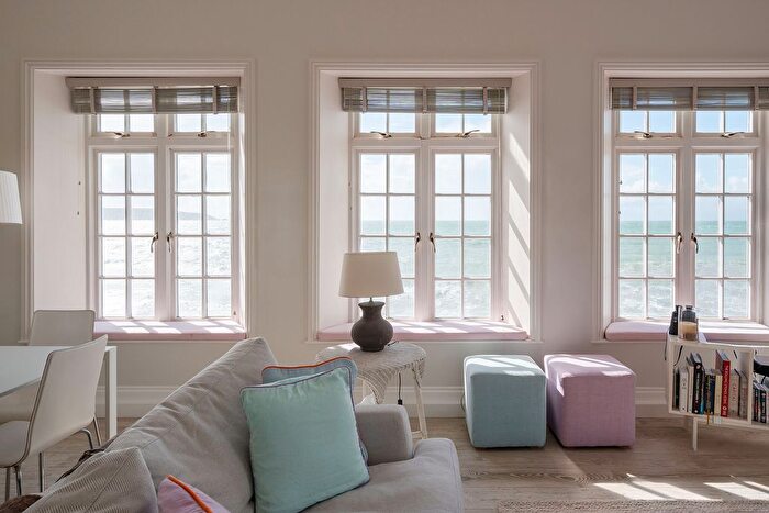 3 Bedroom Bungalow For Sale In The White House, Milford On Sea, Hampshire, SO41