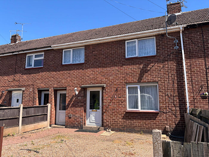 3 Bedroom Terraced House To Rent In Montgomery Road, Newark, Nottinghamshire, NG24