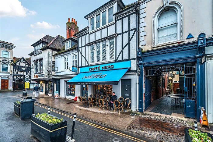 1 Bedroom Flat For Sale In Castle Street, Farnham, Surrey, GU9