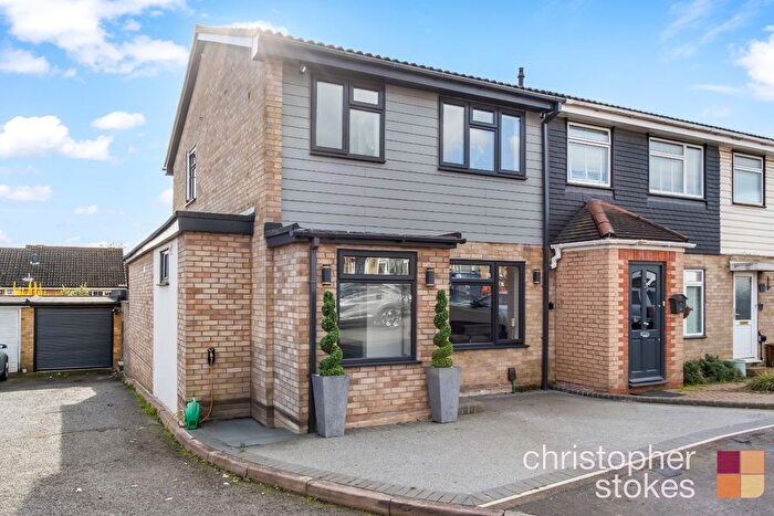 3 Bedroom End Of Terrace House For Sale In Smarts Green, Cheshunt, Hertfordshire, EN7