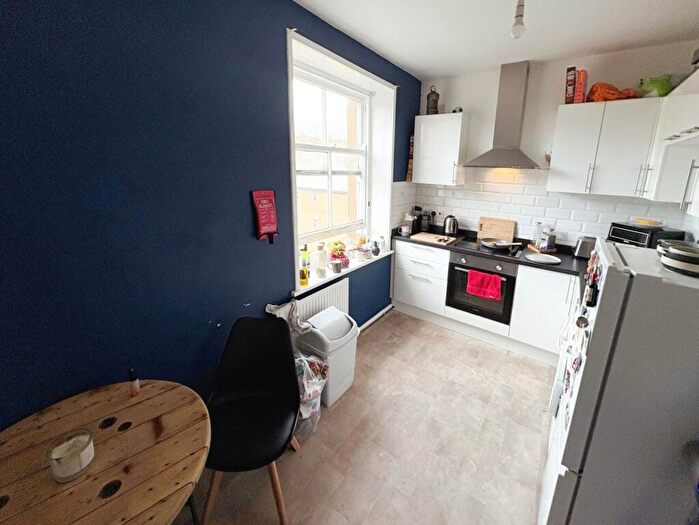 2 Bedroom Apartment To Rent In Lockwood Road, Huddersfield, West Yorkshire, HD1