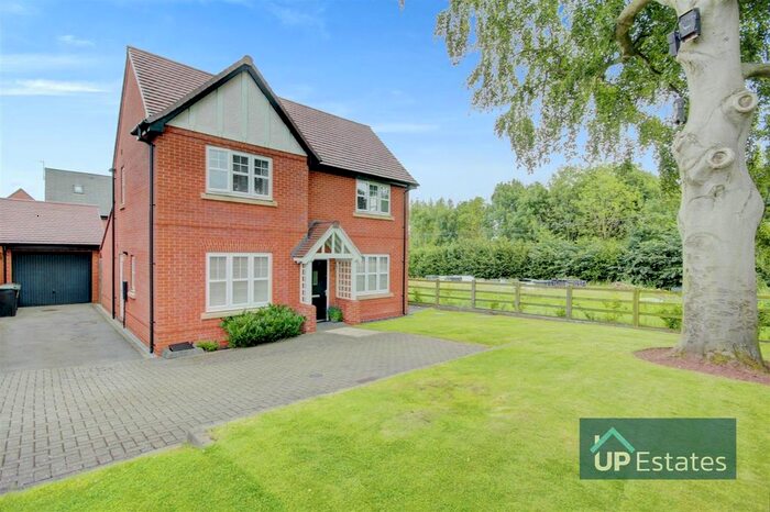 4 Bedroom Detached House For Sale In Quincy Close, Nuneaton, CV11