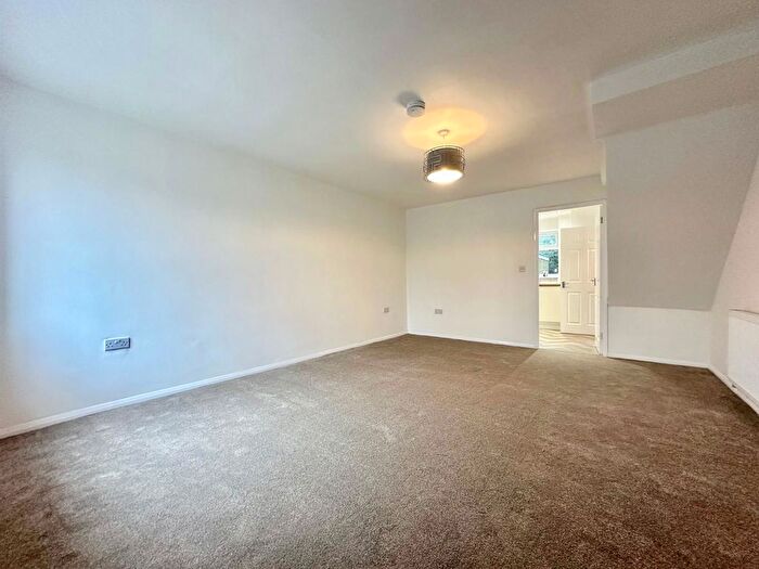 2 Bedroom Terraced House For Sale In Chatsworth Drive, Syston, Leicester, LE7