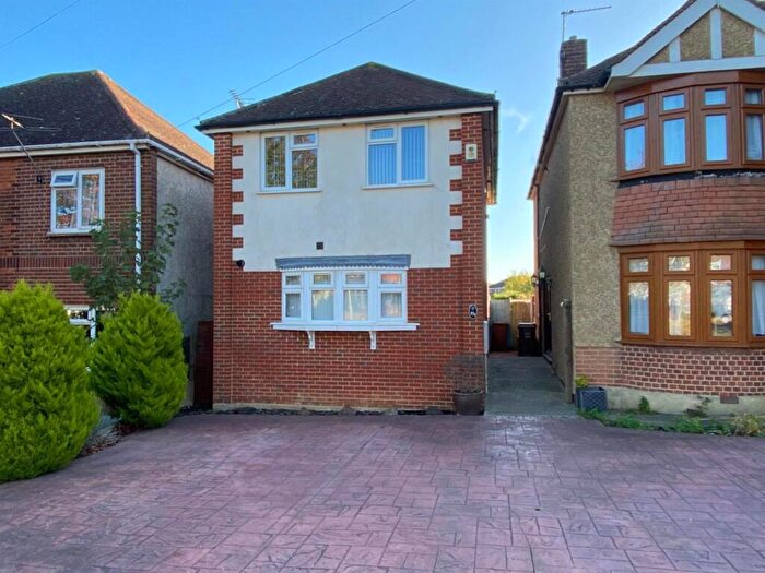 3 Bedroom Detached House To Rent In City Way, Rochester, ME1