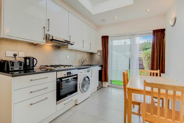 5 Bedroom Property To Rent In Park Drive, Acton, London, W3