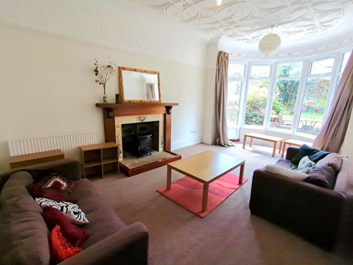 4 Bedroom Apartment To Rent In Western Road, Sheffield, S10