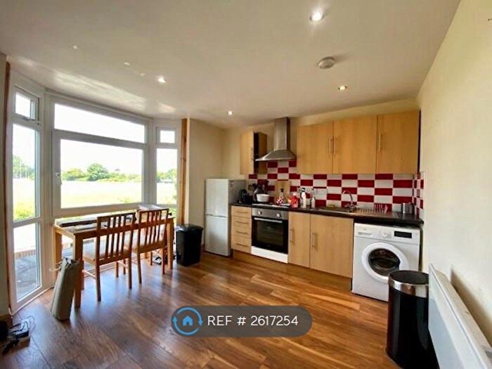 1 Bedroom Flat To Rent In Newport Road, Cardiff, CF24
