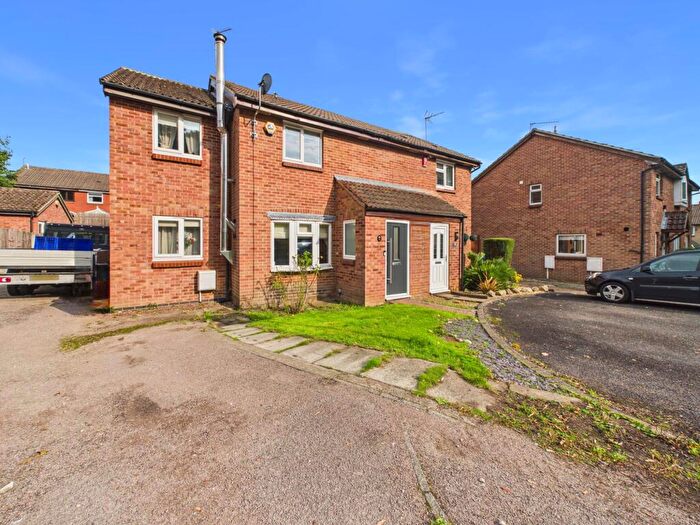 4 Bedroom Semi Detached House For Sale In Bassingham Close, Oakwood, DE21