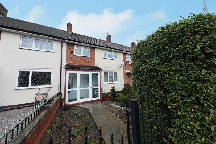2 Bedroom Terraced House For Sale In Dodswell Grove, Hull, HU9