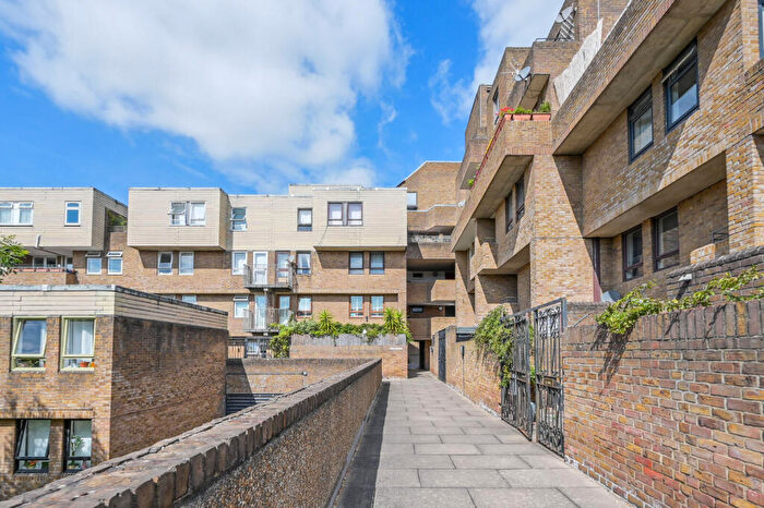 1 Bedroom Flat For Sale In Burr Close, , Wapping, London, E1W