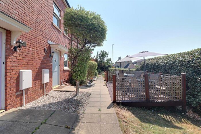 3 Bedroom Terraced House For Sale In Blackwell Close, Stonehouse, GL10
