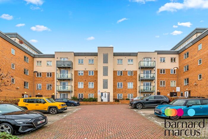 2 Bedroom Flat To Rent In Todd Close, Borehamwood, WD6