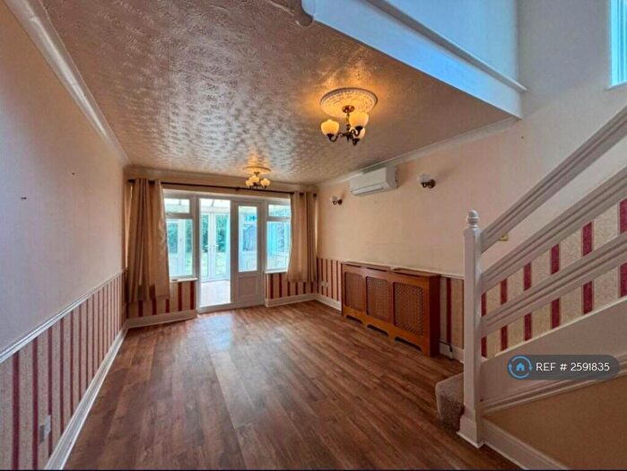 1 Bedroom End Of Terrace House To Rent In South End Road, Hornchurch, RM12