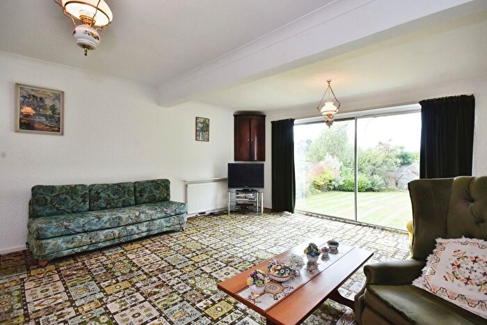 2 Bedroom Bungalow For Sale In Bridgefield Close, High Lane, Stockport, Greater Manchester, SK6