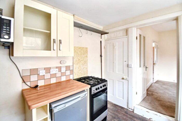 3 Bedroom Terraced House For Sale In Bower Street, Bedford, MK40