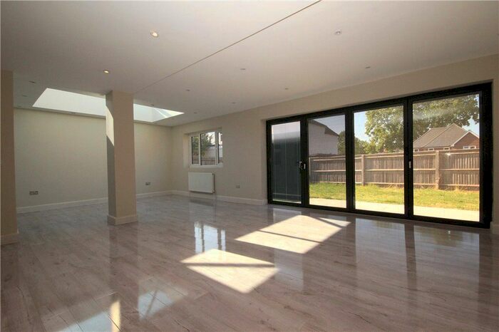 5 Bedroom Detached House To Rent In Aldershot Road, Guildford, Surrey, GU2