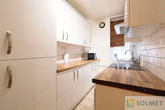 2 Bedroom Flat To Rent In Peters Court, Porchester Rd, Bayswater, W2