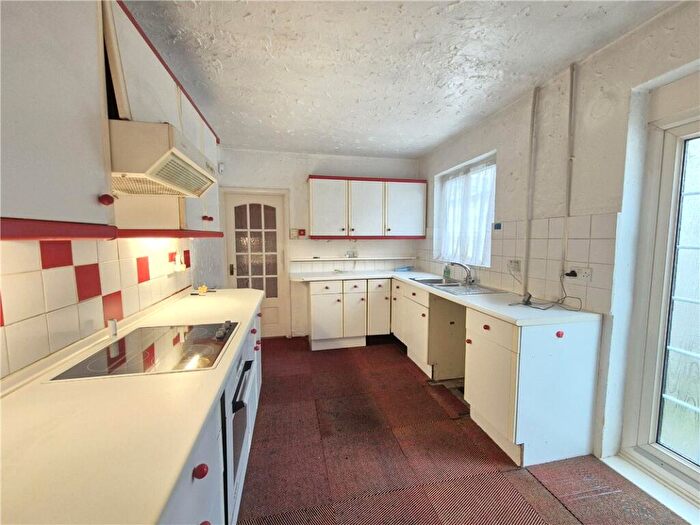 3 Bedroom Bungalow For Sale In Edmunds Avenue, St Pauls Cray, Kent, BR5