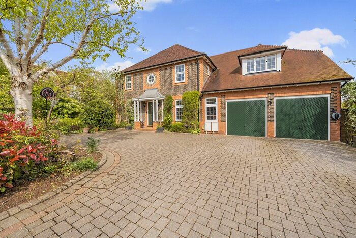5 Bedroom Detached House To Rent In Stokes View, Reading, RG8