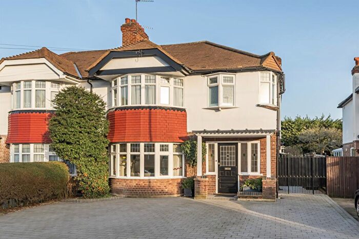 3 Bedroom Semi Detached House For Sale In Chalkwell Park Avenue, Enfield, EN1