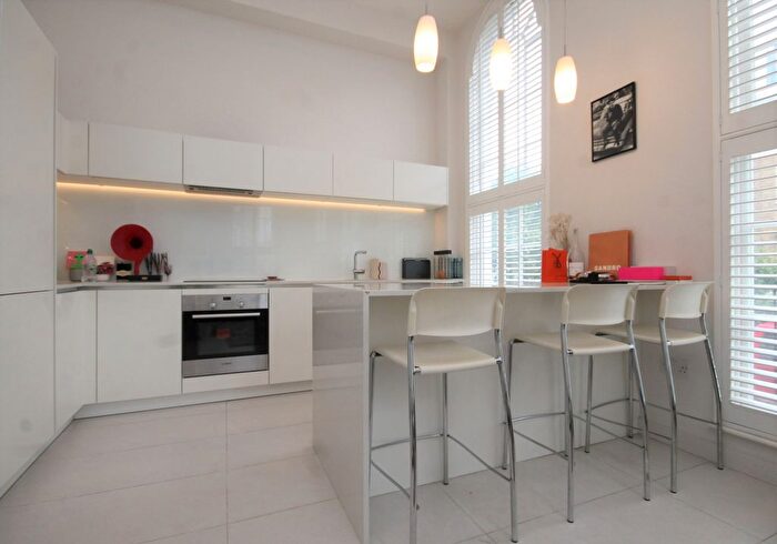 2 Bedroom Flat To Rent In York Street, Marlybone, W1U