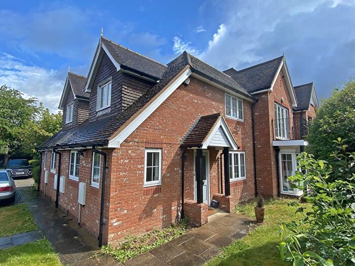 1 Bedroom Maisonette To Rent In Cherry Tree Road, Beaconsfield, HP9