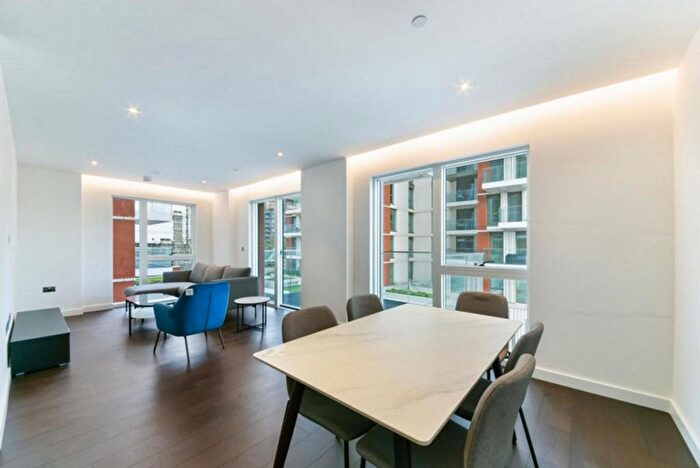 3 Bedroom Flat To Rent In Lexington Gardens, Nine Elms, SW11