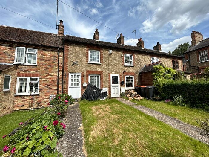 2 Bedroom Terraced House For Sale In The Lane, Tebworth, LU7